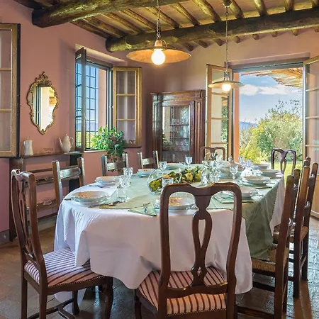 Villa Il Foramasso 10&2, Emma Lucciana