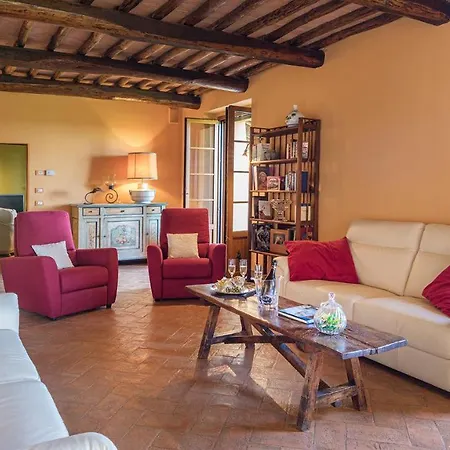 Villa Il Foramasso 10&2, Emma Lucciana